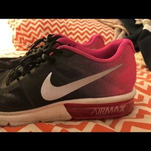 Women’s Nike sneakers